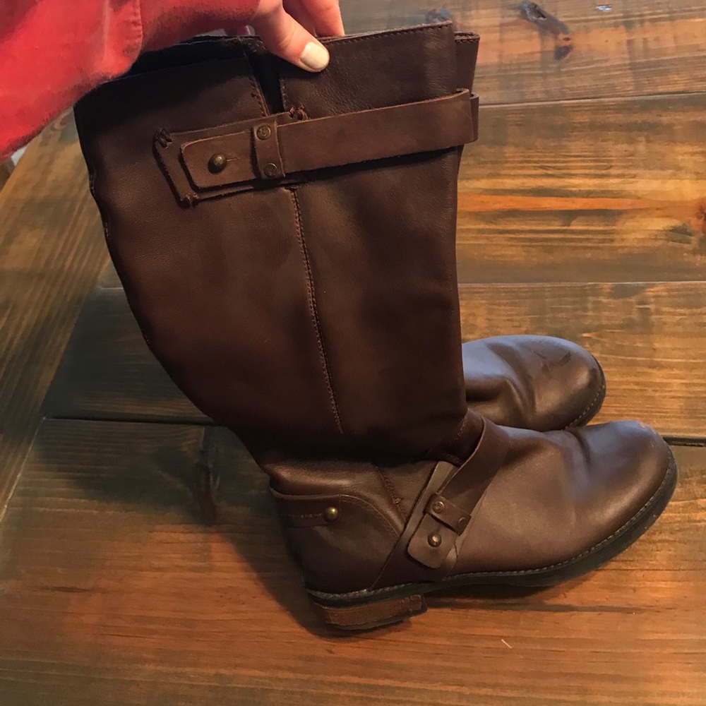 Boots! - Picture 2 of 3